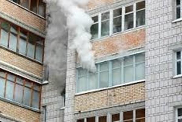 В Волгодонске при пожаре в многоквартирном доме пострадал пенсионер