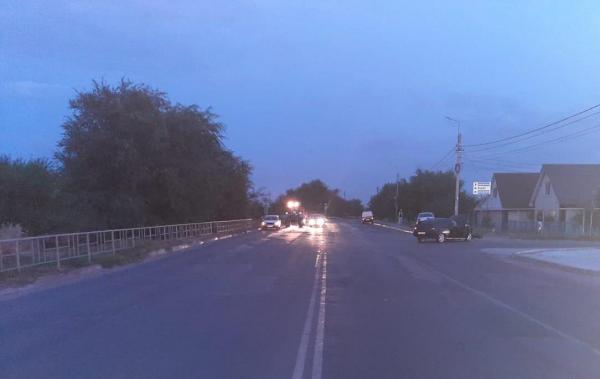 На выезде из Волгодонска столкнулись «Лада» и ВАЗ: пострадали парень и 17-летняя девочка