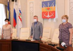 Глава администрации Волгодонска наградил лучших учителей и воспитателей города