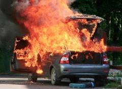 Недалеко от администрации Волгодонска сгорела «Ауди»