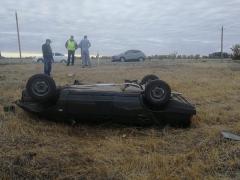 Недалеко от Зимовников два человека погибли в лобовом столкновении ВАЗа и фуры