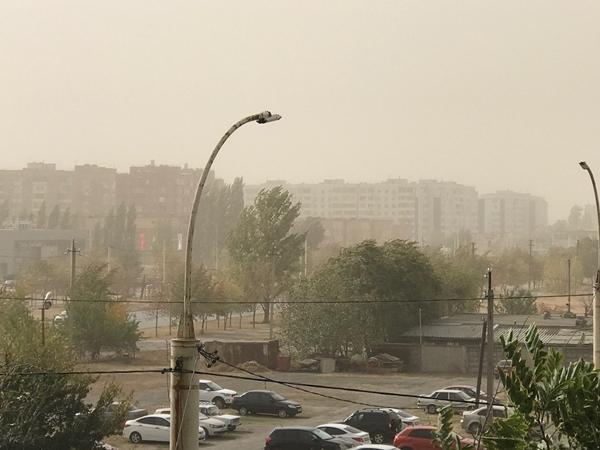 «Раз в 10 лет»: О причинах возникновения пыльной бури в Волгодонске рассказали ученые РАН