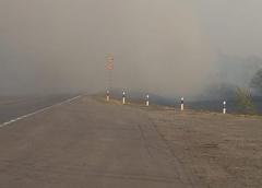 Движение на участке трассы Цимлянск - Шахты остается закрытым из-за пожара