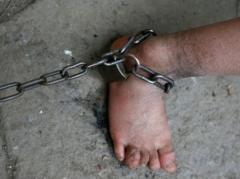 Женщину, сутки державшую сына на цепи, осудили на Дону