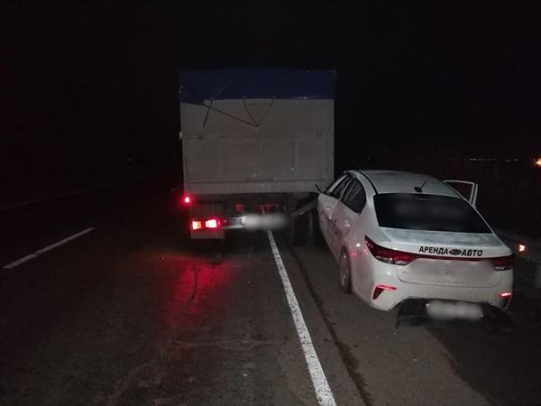 На трассе Ростов-Волгодонск иномарка врезалась в  КАМАЗ: двое пострадавших