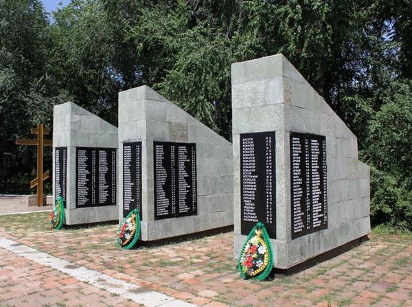 «Нажиться на памяти»: почти 260 тысяч рублей пытались украсть на ремонте памятника в Константиновском районе