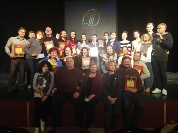Театралы Волгодонска приняли участие в Областном конкурсе «Поют артисты театров»