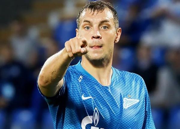 Артему Дзюбе вернули капитанскую повязку