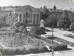 Центральная библиотека Волгодонска отмечает 65-летний юбилей