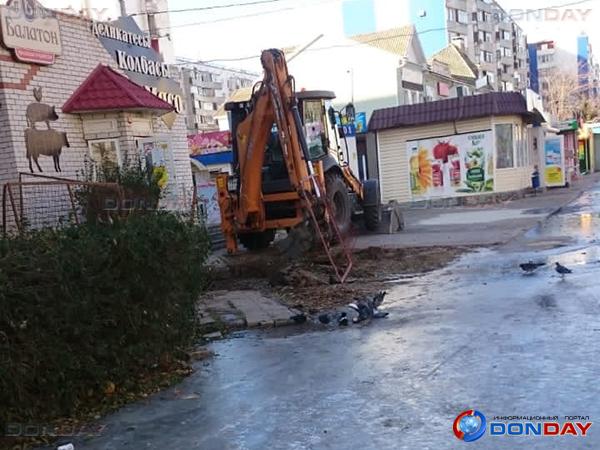 В районе рынка «Метелица» в Волгодонске приступили к устранению канализационной аварии