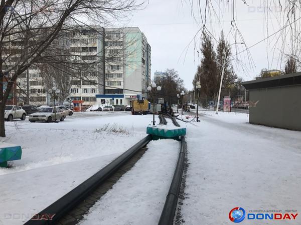 В части Волгодонска вводят ЧС: власти опасаются провала машин и людей из-за аварии на коллекторе