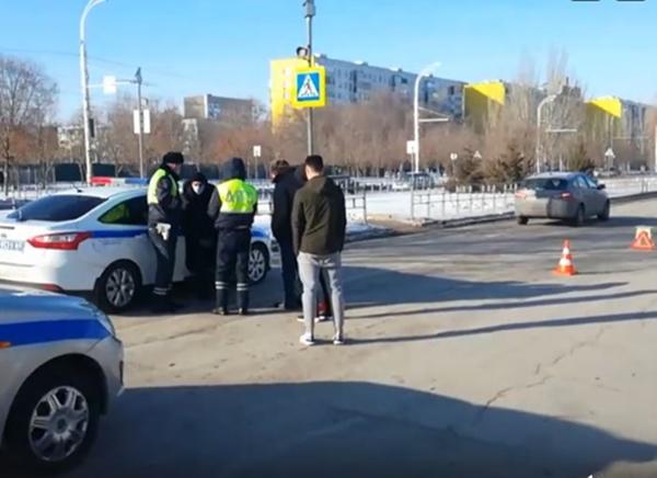 Водитель за рулем «Лады Весты» сбил двух пешеходов в Волгодонске