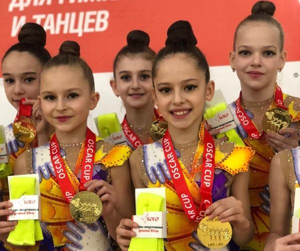 Юные волгодончанки завоевали «золото» на турнире по эстетической гимнастике