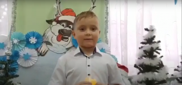 Воспитанники детского сада «Одуванчик» поздравили врачей волгодонского ковидного госпиталя с Новым годом: видео