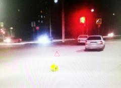 ВАЗ въехал в светофор на одном из перекрестков Волгодонска