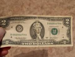 За 1 миллион рублей продает житель Волгодонска двухдолларовую купюру