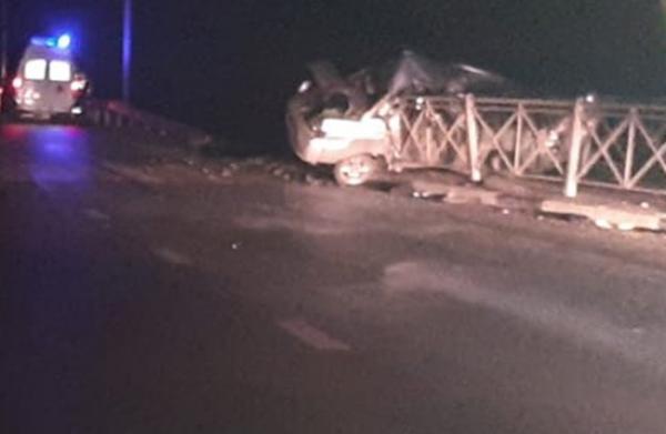 «Десятка» врезалась в ограждение на трассе Волгодонск - Дубовское: пострадал водитель