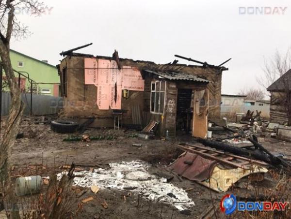 Появились фото сгоревшего дома в Цимлянском районе, в котором погиб мужчина