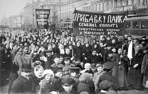 Почему в Волгодонске и по всей России отмечается 8 Марта, и, как празднуют женский день в зарубежных странах