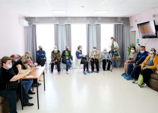 Выездной пункт вакцинации от COVID-19 открыли в центре социального обслуживания Волгодонска