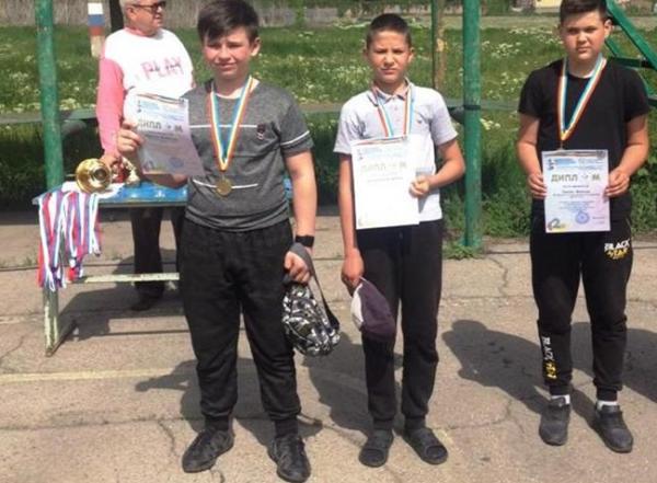 Автомоделисты Станции юных техников Волгодонска привезли два «золота » с областных соревнований