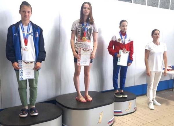 Пловцы из Волгодонска завоевали 13 медалей на областном кубке