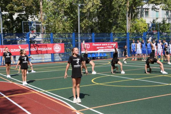 В Волгодонске на улице Молодежной открылась новая спортивная площадка