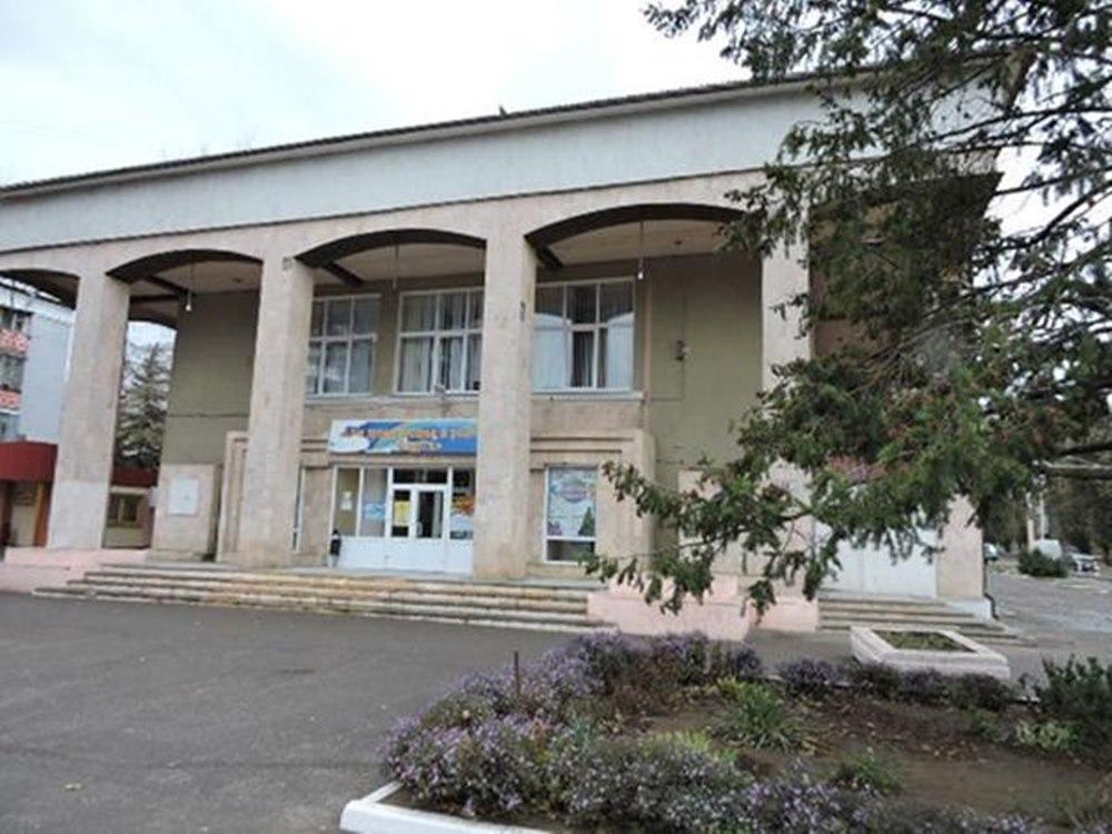 Драмтеатр волгодонск. Волгодонский молодежный драматический театр. Кинотеатр Восток Волгодонск. Г.Волгодонск Восток.