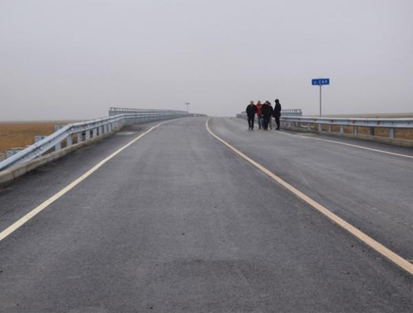 В Дубовском районе через реку Сал построили новый мост