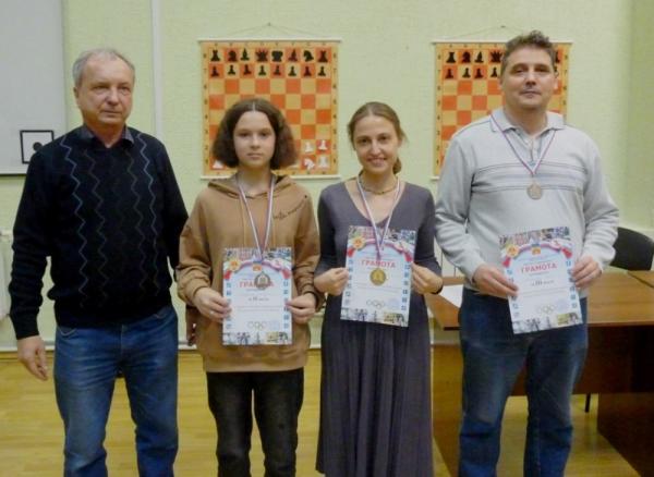 Волгодонцы заняли три первых места на открытом турнире по быстрым шахматам