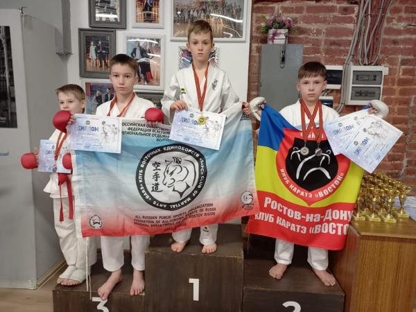 Каратисты из Волгодонска завоевали 48 наград на областных соревнованиях