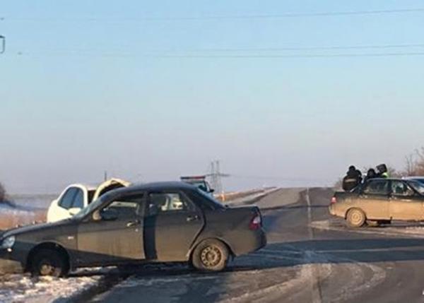 Тройное ДТП с пострадавшим на трассе Волгодонск – Зимовники: виновник проигнорировал запрет на обгон