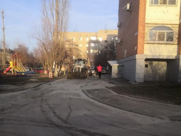 В Водоканале рассказали, почему на улицы Волгодонска спустя год вновь вышли канализационные стоки