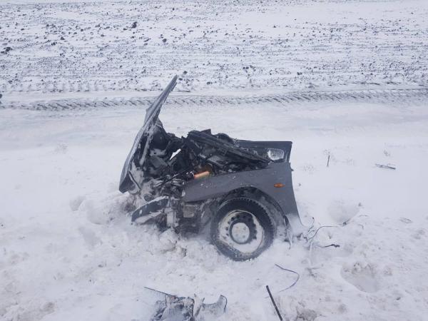 30-летний водитель иномарки погиб в ДТП с КамАЗом на трассе в Ростовской области