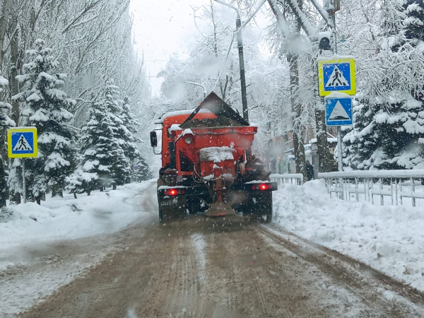 Как убирают Волгодонск в первую в 2022 году красивую снежную субботу