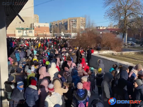 В Волгодонске из-за сообщений о минировании эвакуировано несколько школ