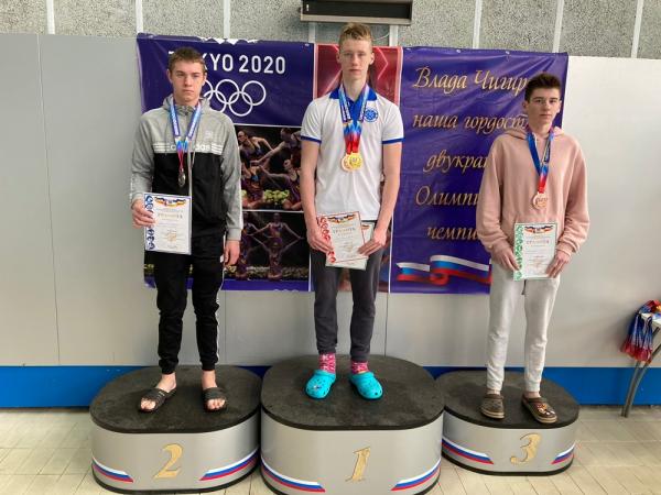 Пловцы из Волгодонска завоевали 47 медалей на региональном чемпионате и первенстве