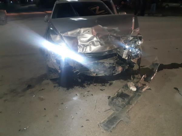 В Волгодонске пьяный водитель «Тойоты» убегал от ДПС и на скорости въехал во встречный автомобиль