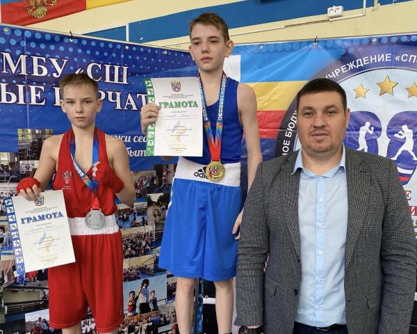 Шесть призовых медалей забрали боксеры из Волгодонска с первенства области