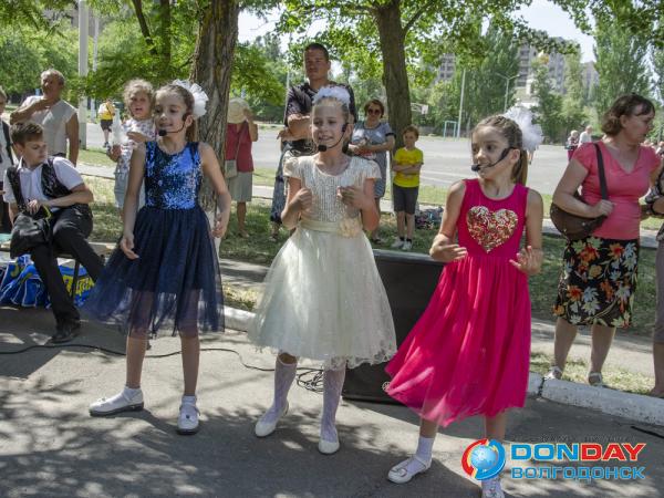 Феерично отметили День защиты детей в 19-м округе Волгодонска