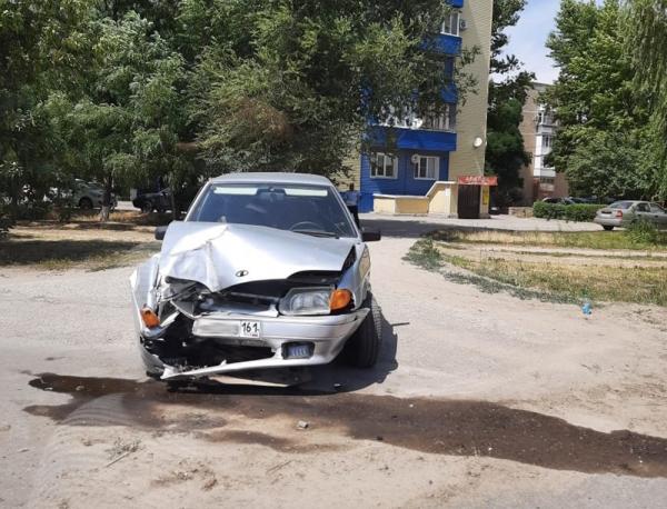 Водитель за рулем «ВАЗа» снес опору ЛЭП в Волгодонске