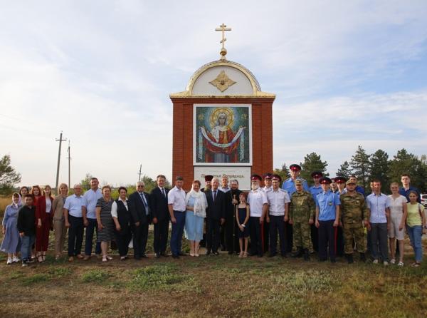 Ко Дню города в Волгодонске восстановили поклонный киот с иконой Покрова Пресвятой Богородицы и Николая Чудотворца