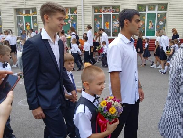 Почти 2 тысячи первоклассников Волгодонска сели за парты в День знаний