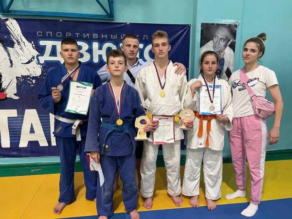 Девять наград завоевали дзюдоисты из Волгодонска на турнире в Таганроге