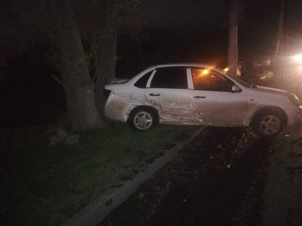 40-летний водитель Лады получил травмы в аварии на Жуковском шоссе