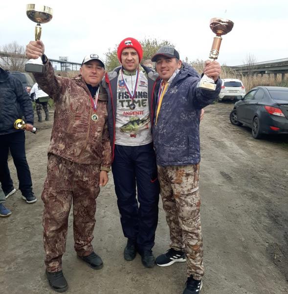 Рыбаки из Волгодонска стали лучшими в чемпионате по ловле спиннингом с берега