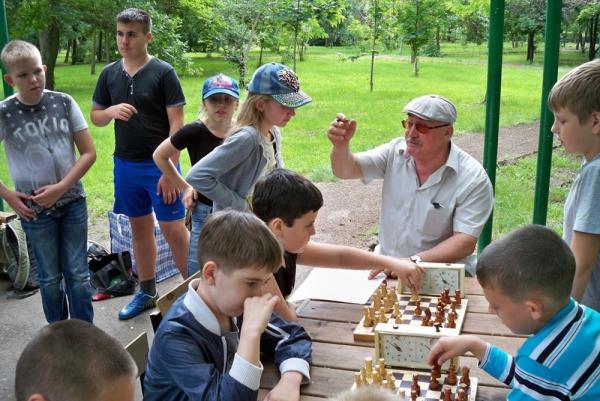 В Волгодонске шахматным турниром почтили память тренера Владимира Петрова