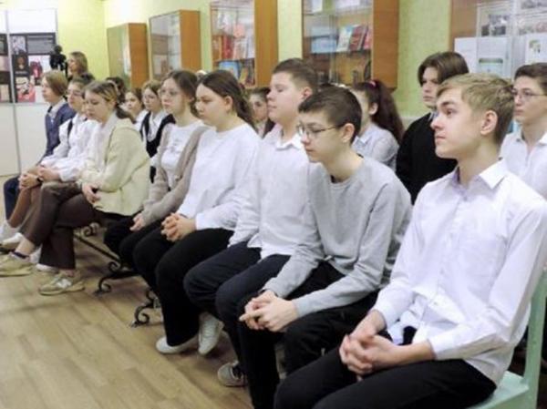 «Обыкновенный фашизм»: в одной из школ Волгодонска открылась передвижная выставка