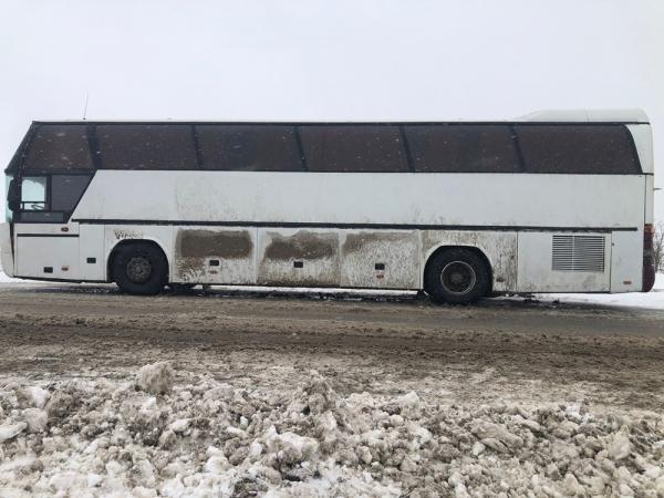 Автобус с пассажирами и «Лада Калина» столкнулись на трассе Элиста – Зимовники
