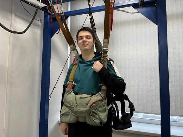 Студент МАИ из Ростова-на-Дону создал VR-тренажёр для обучения парашютистов